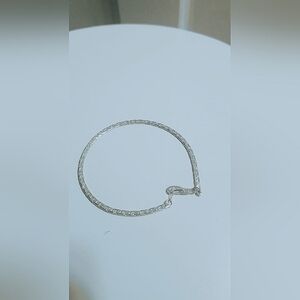 Silver Tone Beautiful Hand Bracelet. 🌴